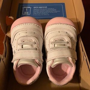 Stride rite toddler shoe, sm adalyn, size 4M